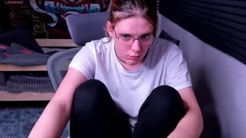 Snapshot of kiki_krash chatting on 02/21/25, 04:48 Kiki online show from 02/21/25, 04:48