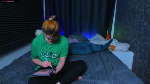 Snapshot of kiki_krash chatting on 02/27/25, 04:43 Kiki online show from 02/27/25, 04:43