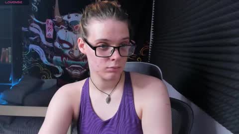 Snapshot of kiki_krash chatting on 03/05/25, 02:12 Kiki online show from 03/05/25, 02:12