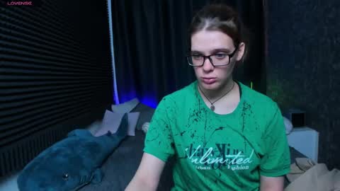 Snapshot of kiki_krash chatting on 03/11/25, 10:07 Kiki online show from 03/11/25, 10:07