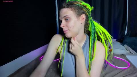 Snapshot of kiki_krash chatting on 10/23/25, 10:36 Kiki online show from 10/23/25, 10:36