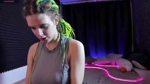 Snapshot of kiki_krash chatting on 10/24/25, 10:55 Kiki online show from 10/24/25, 10:55