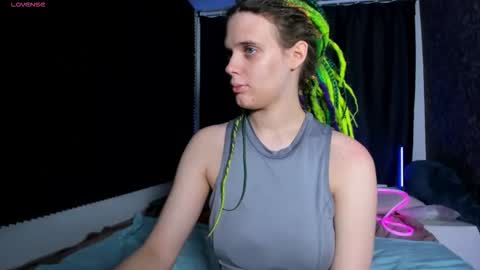 Snapshot of kiki_krash chatting on 11/20/25, 10:26 Kiki online show from 11/20/25, 10:26