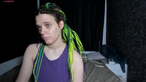 Snapshot of kiki_krash chatting on 11/23/25, 10:48 Kiki online show from 11/23/25, 10:48