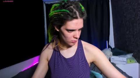 Snapshot of kiki_krash chatting on 11/30/25, 10:41 Kiki online show from 11/30/25, 10:41