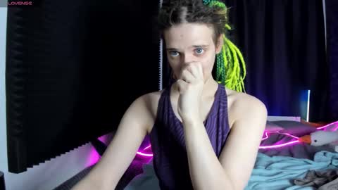 Snapshot of kiki_krash chatting on 12/20/25, 10:33 Kiki online show from 12/20/25, 10:33