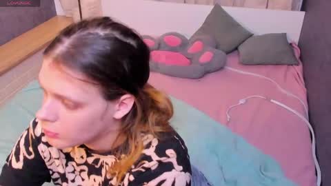 Kiki online show from 03/15/26, 10:43