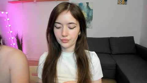 Snapshot of kiki_mcflurry chatting on 10/24/25, 07:54 PavelPolly online show from 10/24/25, 07:54