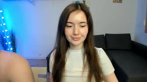 Snapshot of kiki_mcflurry chatting on 12/13/25, 09:09 PavelPolly online show from 12/13/25, 09:09