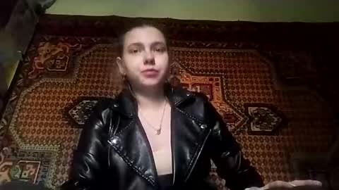 Snapshot of kikibang_ chatting on 11/17/25, 08:20 kikibang_ online show from 11/17/25, 08:20