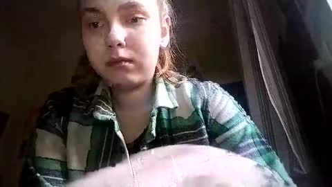 kikibang_ online show from 01/12/26, 08:41