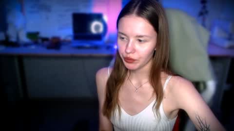 Snapshot of kikies_ chatting on 12/04/24, 10:30 Mika and Miranda online show from 12/04/24, 10:30