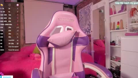 Snapshot of kikilepetite chatting on 01/20/25, 09:53 kiki online show from 01/20/25, 09:53