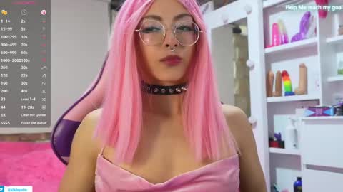 Snapshot of kikilepetite chatting on 03/01/25, 05:49 kiki online show from 03/01/25, 05:49