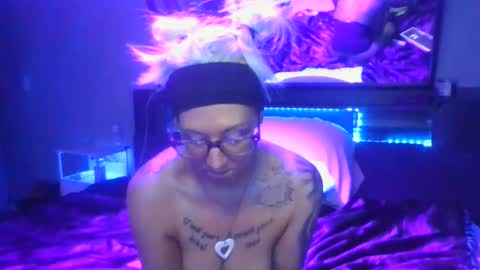 kikilovespartylights online show from 02/18/25, 12:06