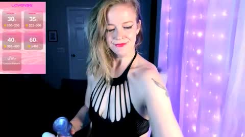 Snapshot of kiks823 chatting on 10/31/25, 10:05 ONLY FANS Britteebee online show from 10/31/25, 10:05