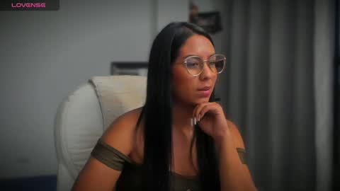 Snapshot of killaa01 chatting on 02/08/25, 11:24 Alejandra online show from 02/08/25, 11:24