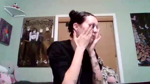 Kat 3 online show from 11/24/25, 04:45