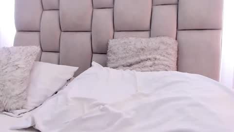 Ana      online show from 12/04/24, 06:50