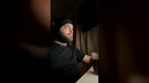 Snapshot of killerbeexxx chatting on 06/01/26, 10:44 killerbeexxx online show from 06/01/26, 10:44