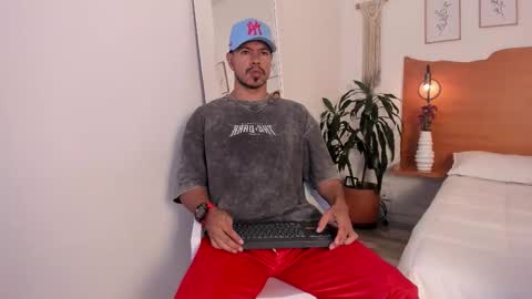 Kilua Muscle guy online show from 11/08/25, 09:46