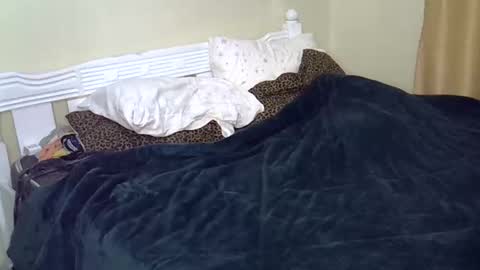 lolo online show from 12/22/25, 07:44