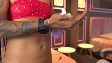 Kim online show from 02/04/26, 01:17