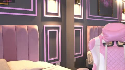 Kim online show from 04/17/26, 01:25