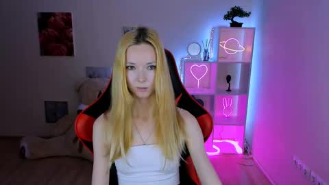 Snapshot of kim_boyd chatting on 02/17/25, 02:48 kim_boyd online show from 02/17/25, 02:48