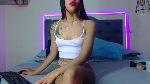 Snapshot of kim_clarck1 chatting on 12/01/25, 03:39 Kim online show from 12/01/25, 03:39