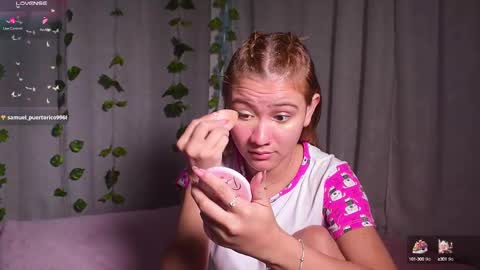 ISABELLA 3 online show from 12/26/24, 01:43