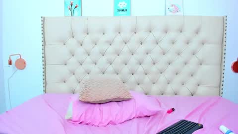 Snapshot of kim_eli chatting on 12/19/24, 02:01 kim_eli online show from 12/19/24, 02:01