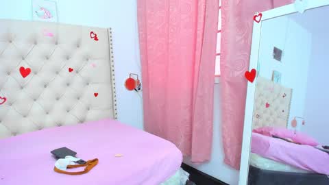 Snapshot of kim_eli chatting on 02/14/25, 08:05 kim_eli online show from 02/14/25, 08:05