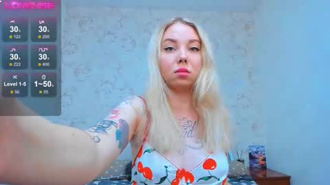 Snapshot of kim_girl_next_door chatting on 09/21/25, 06:26 KIM online show from 09/21/25, 06:26