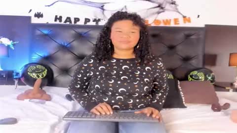 Snapshot of kim_marquez chatting on 10/31/25, 07:04 Kim Marquez online show from 10/31/25, 07:04