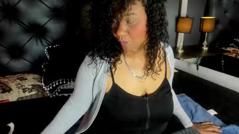 Snapshot of kim_marquez chatting on 11/27/25, 10:12 Kim Marquez online show from 11/27/25, 10:12