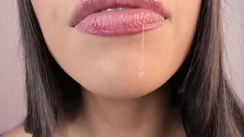 Snapshot of kim_mouth17 chatting on 11/29/25, 08:34 kim_mouth17 online show from 11/29/25, 08:34