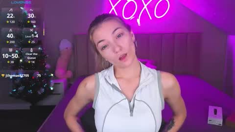 Snapshot of kimberlly_smith chatting on 12/19/25, 11:45 kimberlly_smith online show from 12/19/25, 11:45