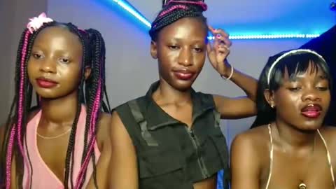 Kimberly online show from 11/22/25, 04:28