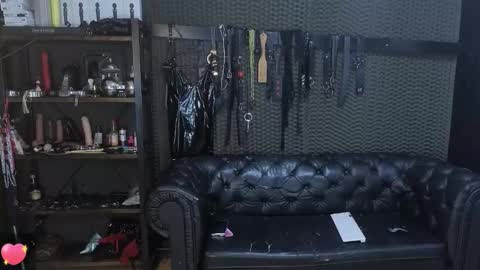  KIMBERLY SWAN  online show from 11/23/25, 03:34