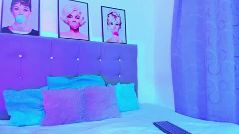 Snapshot of kimberly_thompsom chatting on 12/04/24, 07:12 Your Queen KIM online show from 12/04/24, 07:12