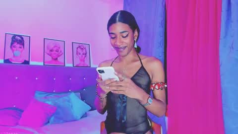 Snapshot of kimberly_thompsom chatting on 12/19/24, 12:34 Your Queen KIM online show from 12/19/24, 12:34