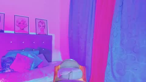 Snapshot of kimberly_thompsom chatting on 12/26/24, 10:20 Your Queen KIM online show from 12/26/24, 10:20