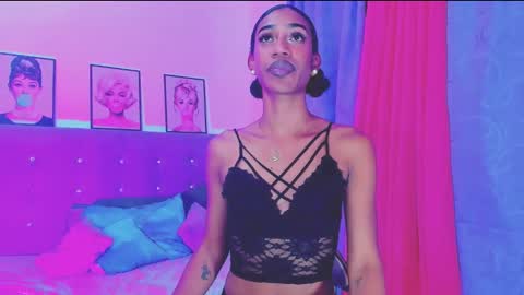 Snapshot of kimberly_thompsom chatting on 01/04/25, 02:14 Your Queen KIM online show from 01/04/25, 02:14