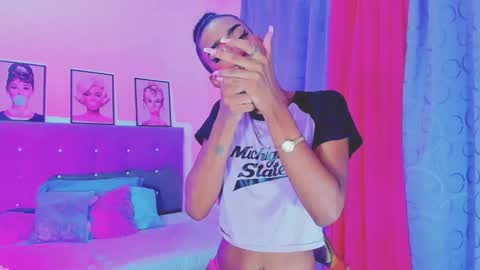 Snapshot of kimberly_thompsom chatting on 01/26/25, 05:55 Your Queen KIM online show from 01/26/25, 05:55