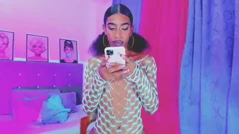 Snapshot of kimberly_thompsom chatting on 02/02/25, 09:30 Your Queen KIM online show from 02/02/25, 09:30