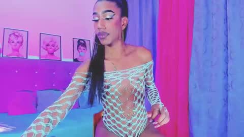 Snapshot of kimberly_thompsom chatting on 02/14/25, 06:34 Your Queen KIM online show from 02/14/25, 06:34