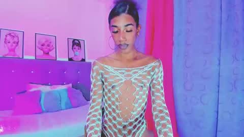 Snapshot of kimberly_thompsom chatting on 02/18/25, 08:47 Your Queen KIM online show from 02/18/25, 08:47