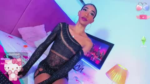 Snapshot of kimberly_thompsom chatting on 10/13/25, 07:03 Your Queen KIM online show from 10/13/25, 07:03