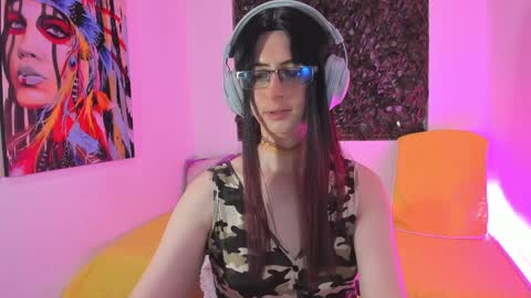 Snapshot of kimberly_thonson chatting on 02/05/25, 11:28 kimberly_thonson online show from 02/05/25, 11:28